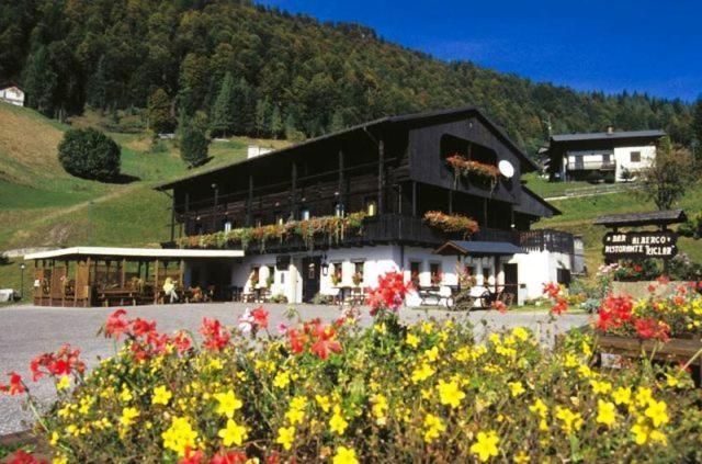 Riglarhaus Hotel 3*